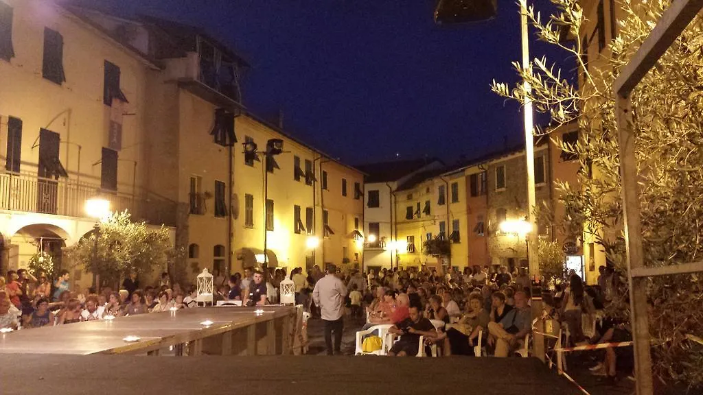 La Luna Nel Borgo Brugnato